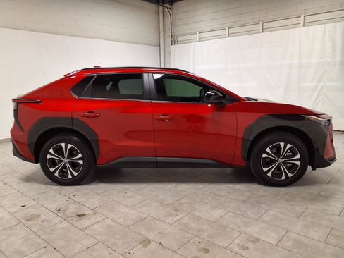 Used 2025 Toyota bZ4X XLE w/ Weather Package image 10