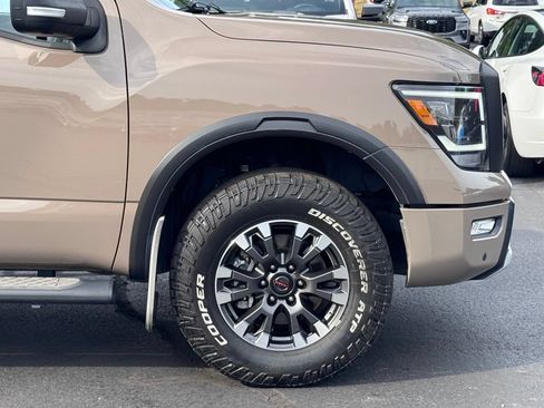 Used 2022 Nissan Titan PRO-4X w/ Pro-4x Convenience Package AWD/4WD image 47