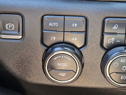 Used 2022 Chevrolet Silverado 1500 LTZ w/ LTZ Premium Package AWD/4WD image 27