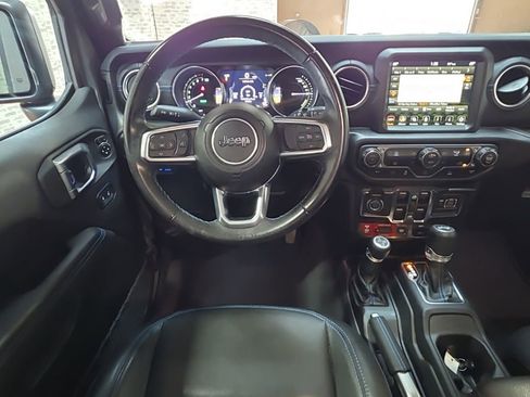 Used 2022 Jeep Wrangler Unlimited Rubicon 4xe AWD/4WD image 14