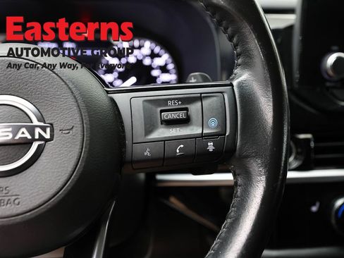 Used 2022 Nissan Pathfinder SV FWD image 16