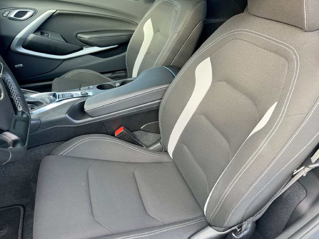 Used 2023 Chevrolet Camaro LT w/ Technology Package RWD image 20
