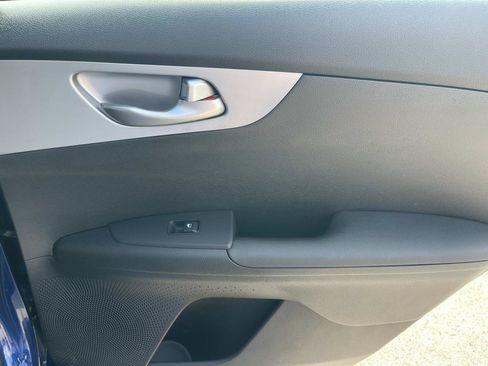 Used 2023 Kia Forte LXS FWD image 20