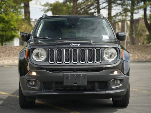 Used 2018 Jeep Renegade Latitude w/ Cold Weather Group AWD/4WD image 8