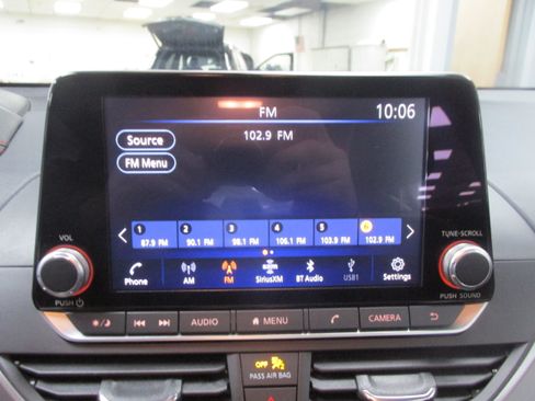 Used 2023 Nissan Altima 2.5 SR image 35