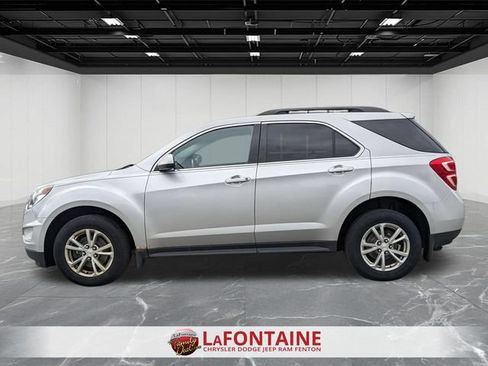 Used 2017 Chevrolet Equinox LT w/ Convenience Package AWD/4WD image 2