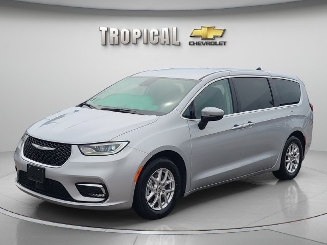 Used 2023 Chrysler Pacifica Touring-L FWD 360° Tour