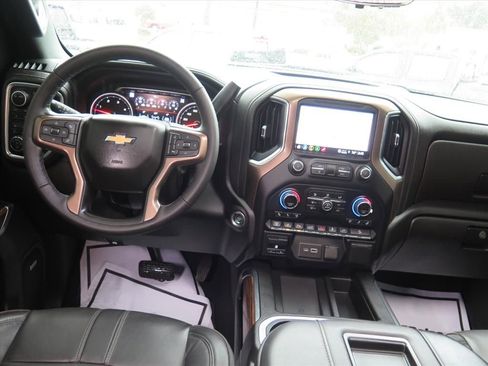 Used 2022 Chevrolet Silverado 2500 High Country w/ Z71 Off-Road Package image 15