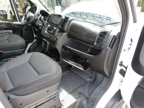Used 2025 RAM ProMaster 2500 w/ U-Haul Equipment Group FWD image 26