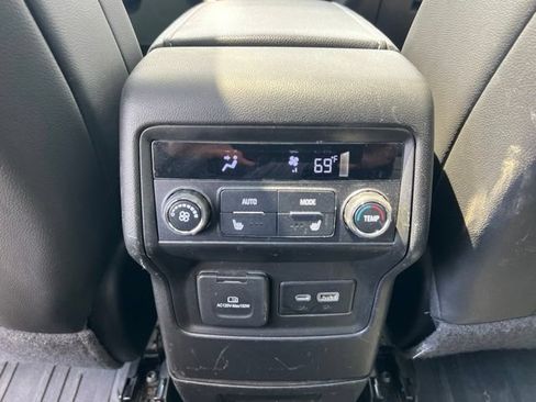 Used 2021 GMC Acadia Denali w/ Denali Ultimate Package AWD/4WD image 21