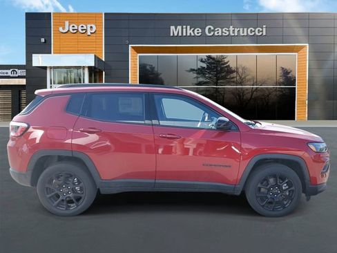 New 2026 Jeep Compass Latitude image 3