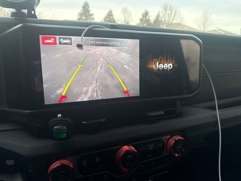 Used 2024 Jeep Wrangler Unlimited Rubicon image 27