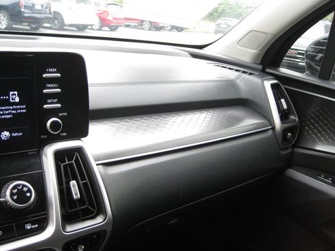 Used 2021 Kia Sorento LX FWD image 18
