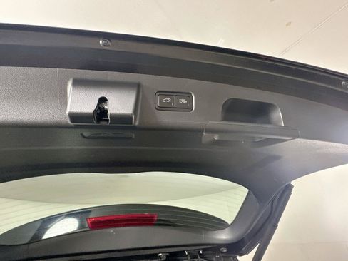 Used 2025 Kia Telluride S FWD image 32