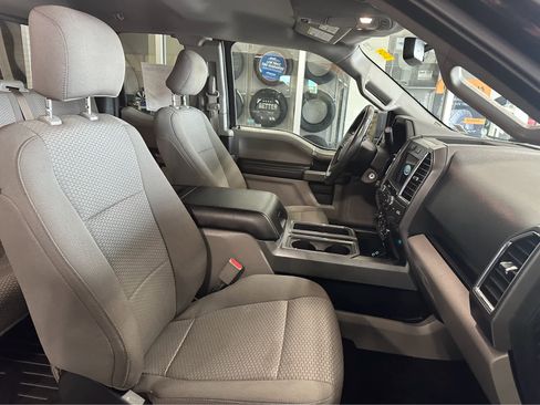 Used 2017 Ford F150 XLT w/ Equipment Group 302A Luxury image 38