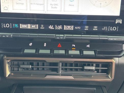 New 2025 GMC Hummer EV 3X w/ Battery Pack, 24 Module Pack image 12