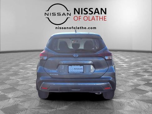 Certified 2025 Nissan Kicks Play S image 27