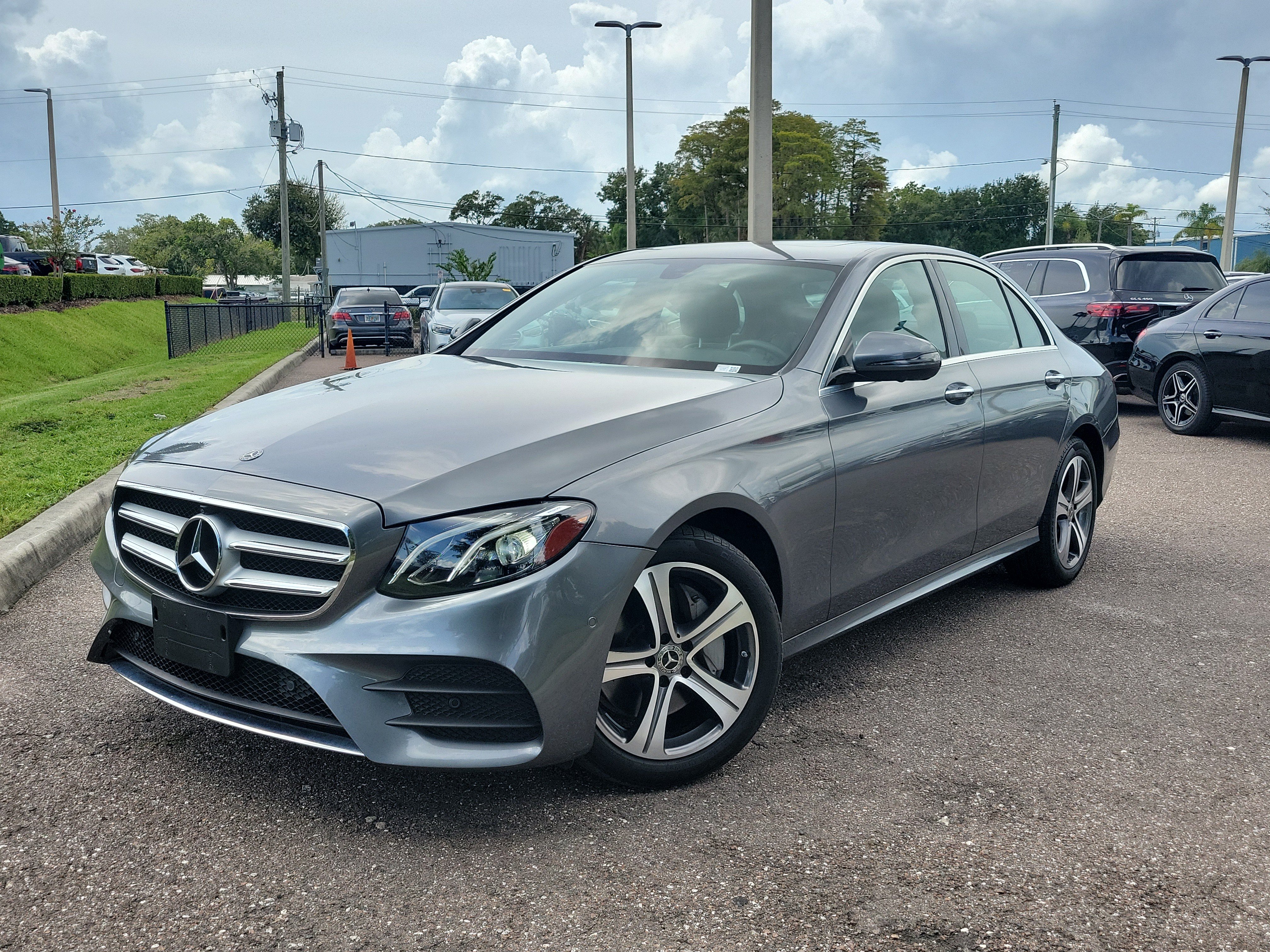 Used 2020 Mercedes-Benz E 350 4MATIC Sedan image 2