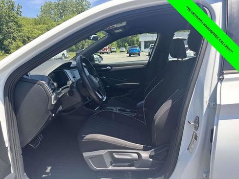 Used 2024 Volkswagen Jetta Sport FWD image 3