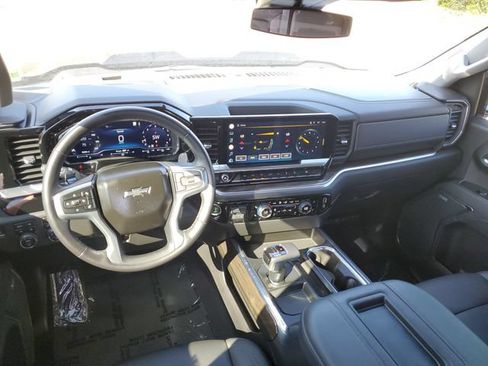 Certified 2022 Chevrolet Silverado 1500 LT Trail Boss w/ LT Trail Boss Premium Package AWD/4WD image 27