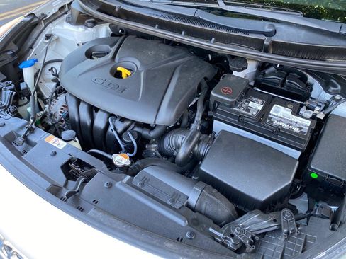 Used 2014 Hyundai Elantra GT FWD image 49