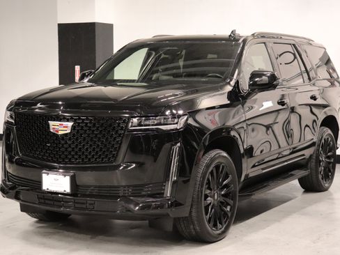 Used 2022 Cadillac Escalade Premium Luxury AWD/4WD image 1