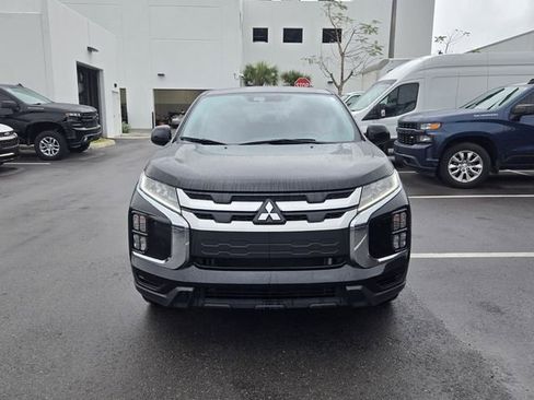 Used 2025 Mitsubishi Outlander Sport 2.0 ES image 2