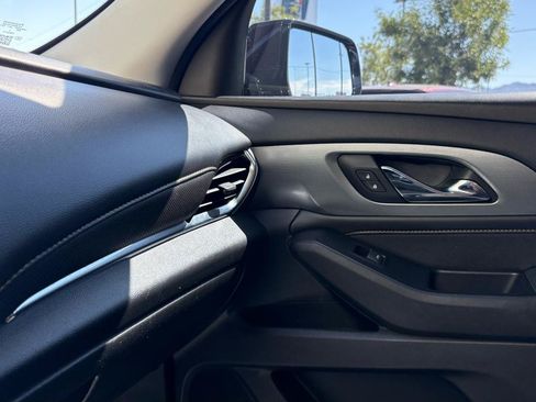 Used 2019 Chevrolet Traverse Premier w/ Driver Confidence II Package FWD image 30