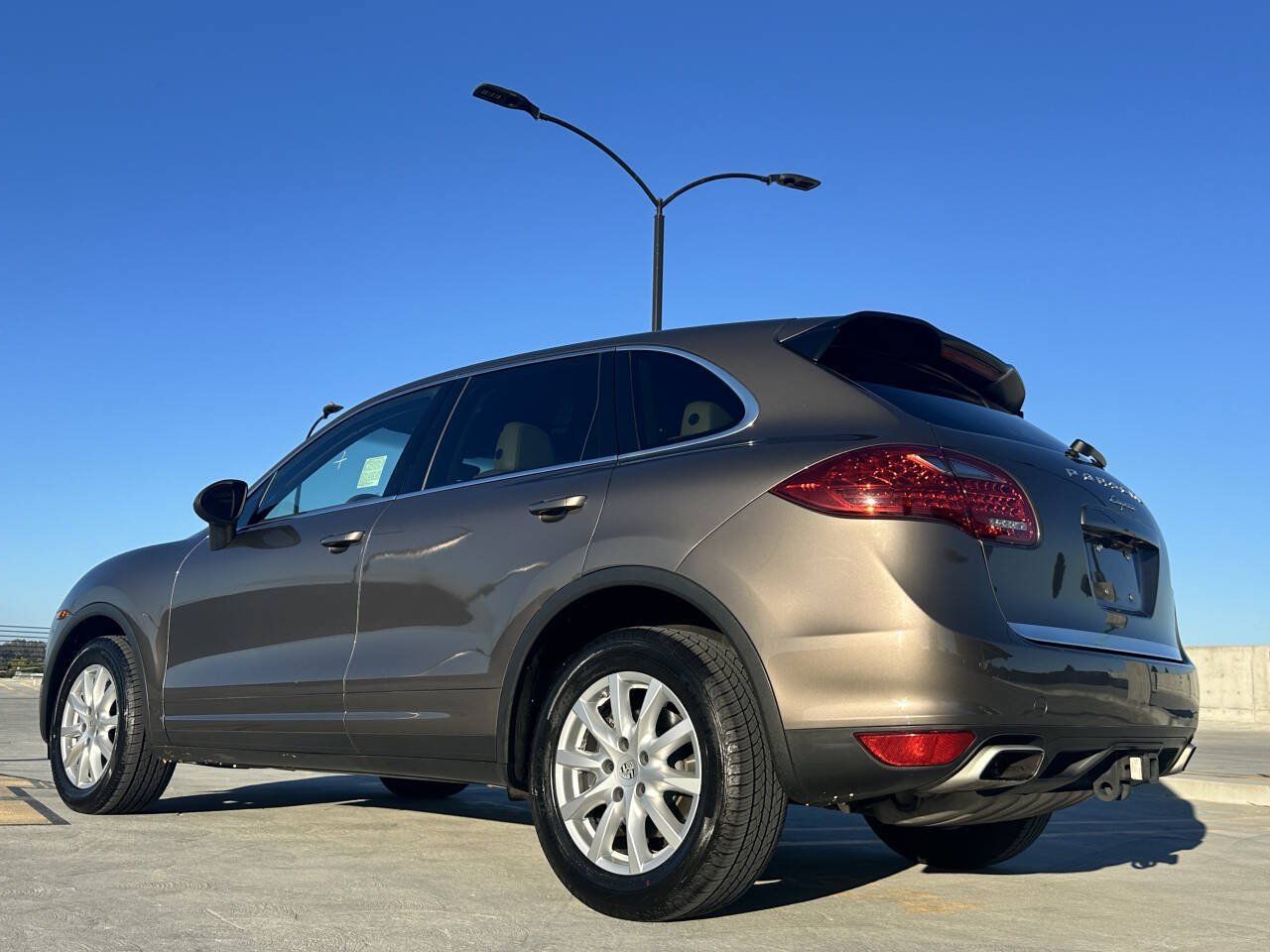 Used 2012 Porsche Cayenne AWD/4WD image 4