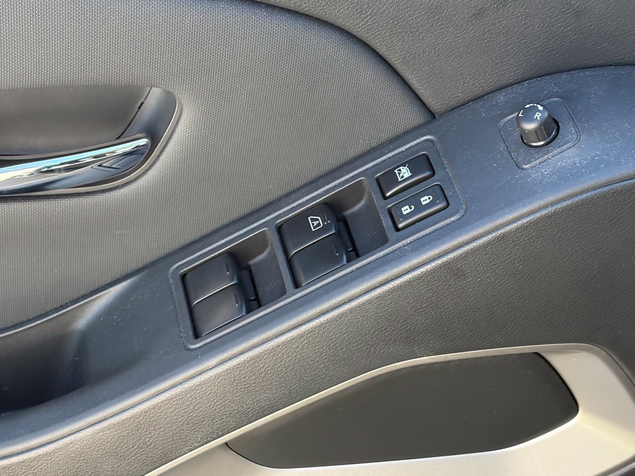 Used 2024 Nissan Frontier SV w/ SV Convenience Package RWD image 6