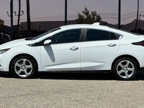 Used 2017 Chevrolet Volt LT w/ Comfort Package FWD image 4
