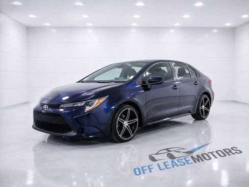 Used 2020 Toyota Corolla LE FWD image 1