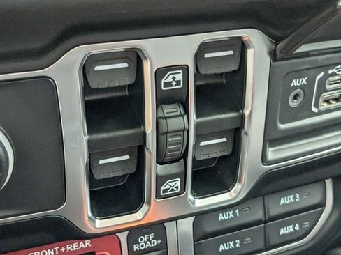 New 2025 Jeep Gladiator Rubicon image 20