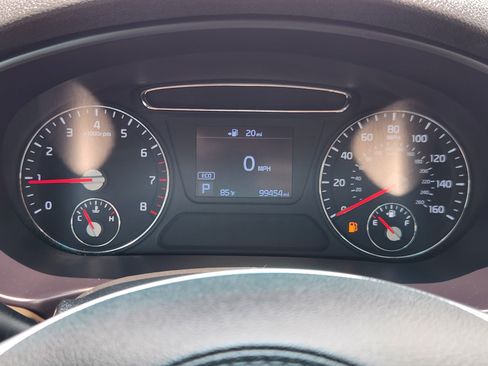 Used 2020 Kia Sorento LX AWD/4WD image 16