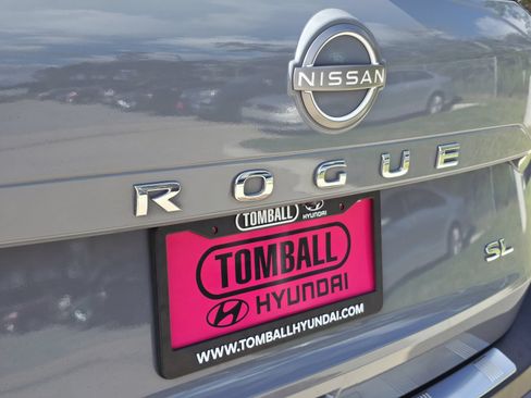 Used 2023 Nissan Rogue SL w/ SL Premium Package FWD image 10