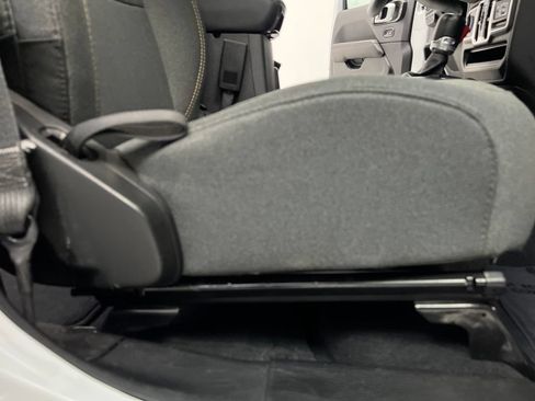 Used 2025 Jeep Wrangler Unlimited Sahara AWD/4WD image 26