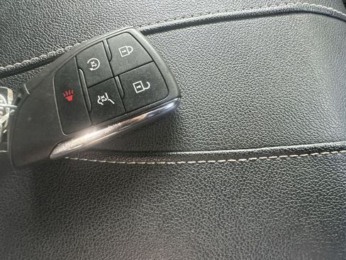 Used 2025 Chevrolet Traverse LT FWD image 28