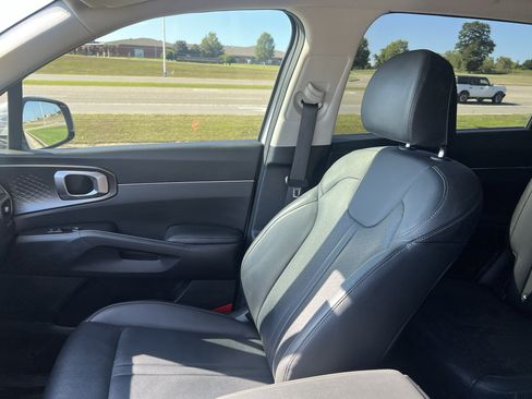 Used 2023 Kia Sorento EX FWD image 22