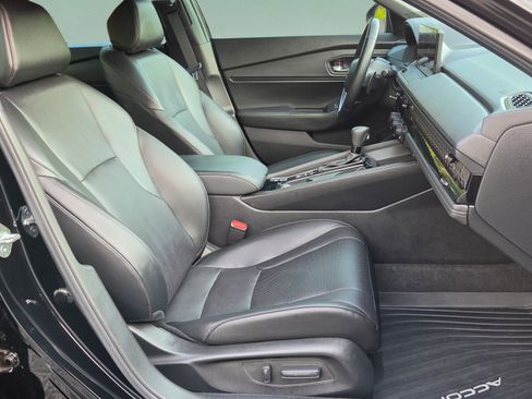 Used 2025 Honda Accord Sport image 18