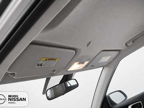 Used 2023 Hyundai Venue SE FWD image 11
