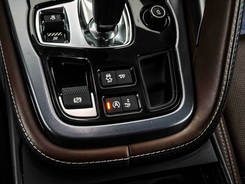 Used 2018 Jaguar F-TYPE Coupe image 17