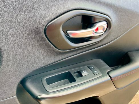 Used 2021 Jeep Cherokee Trailhawk image 52