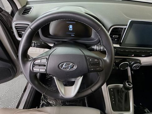 Certified 2023 Hyundai Venue SEL FWD image 21
