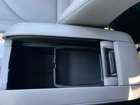 Certified 2024 Toyota Highlander Limited FWD image 26