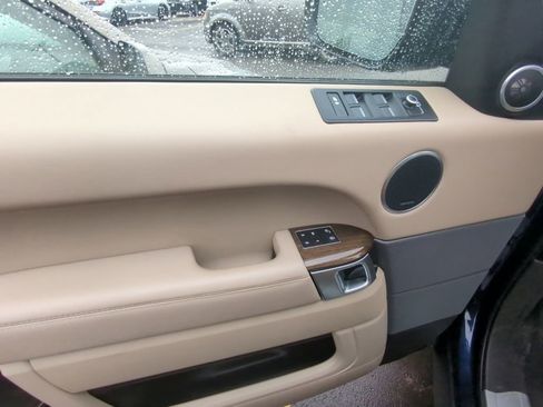 Used 2016 Land Rover Range Rover Sport HSE image 8