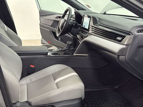 Used 2025 Toyota Camry SE image 18