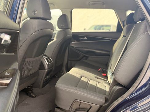 Used 2020 Kia Sorento AWD V6 image 20