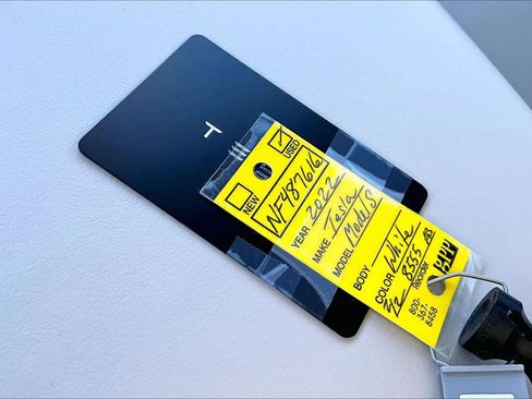 Used 2022 Tesla Model S image 13