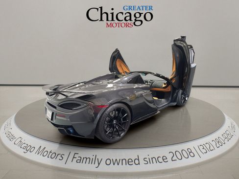 Used 2019 McLaren 570S Spider image 31