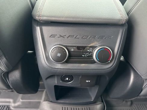 Used 2025 Ford Explorer Active w/ Active Comfort Package image 19